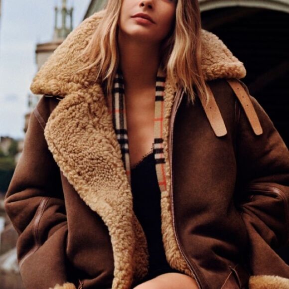 Burberry Reversible cashmere & wool blend scarf- New with Tag - Picture 7 of 9